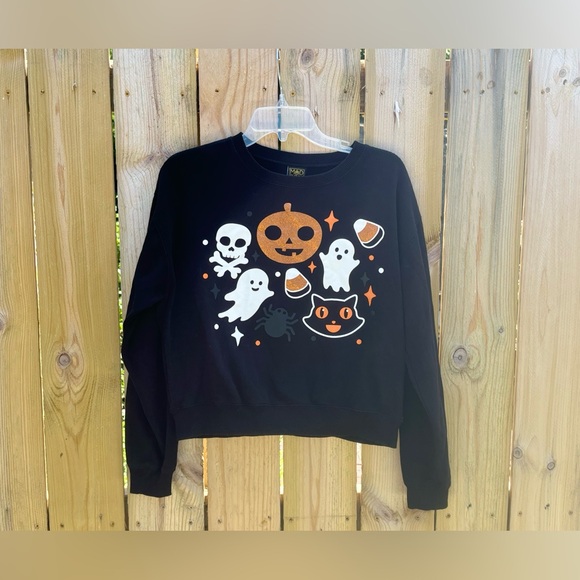 Women Hallowed Sweatshirt - Picture 1 of 3